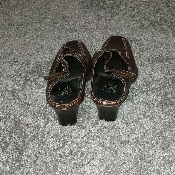 A2 By Aerosoles brown mules Sz 6B - Picture 4 of 6